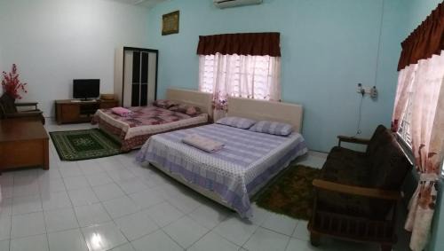 Kampung Bolok House | Dhia Irdina Homestay