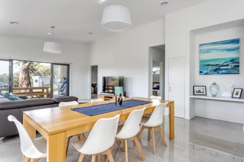 Sorrento House | Diamond Bay Beach House: brand new