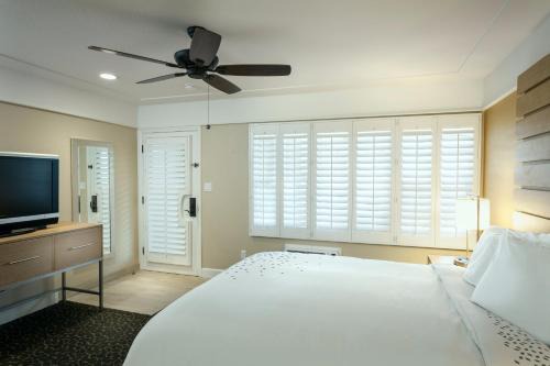 North Pacific Beach Hotel | Diamond Head Inn