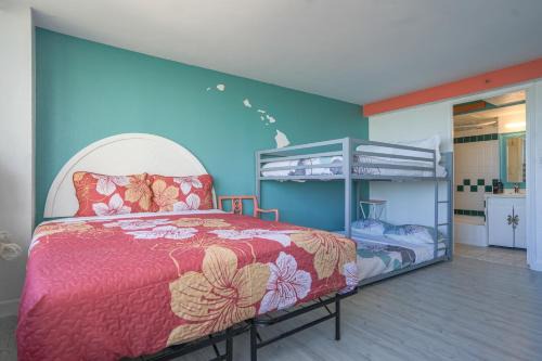 Waikiki Apartment | Diamond, Ocean, and Canal view Affordable Family House7person