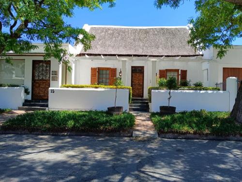 Montagu House | Die Nagmaalhuisie