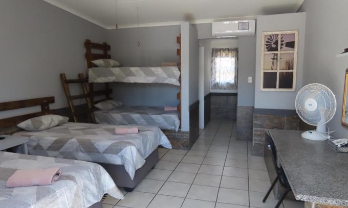 Beaufort West House | Die Windpomp Gastehuis