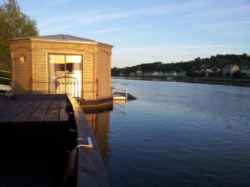 Saumur Boat Rental | Different Holidays