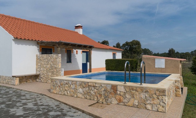 Priorada Villa | Digne Red Villa, Pool, BBQ