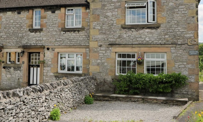 Youlgreave Cottage | DIMBERLYNE COTTAGE, character holiday cottage in Youlgreave
