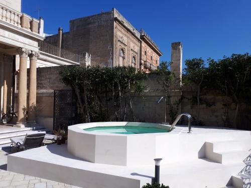 Lecce Historic Center Bed & Breakfast | Dimora Charleston Lecce parcheggio privato in loco gratis