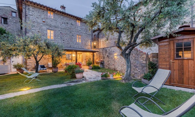 Sant'Andrea di Compito Villa | Dimora delle Camelie, a traditional stylish stone farmhouse with garden on the hills of Compitese between Lucca and Pisa
