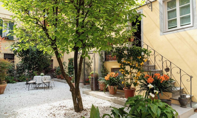 Lucca Historical Center Villa | Dimora Paolina charming villa with secret garden, in the historical center of Lucca