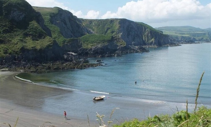 Dinas Cross Cottage | Dinas Island Cottage