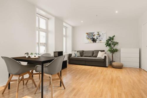 Bergenhus House | Dinbnb Apartments I 500m to Bryggen