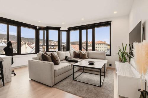 Engen Apartment | Dinbnb Apartments I Penthouse 250m From City Center I Privat Balcony