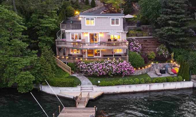 New Fairfield House | Direct Lakefront Living - Floating Dock, Boat Watching, Kayaks, & EV Charger