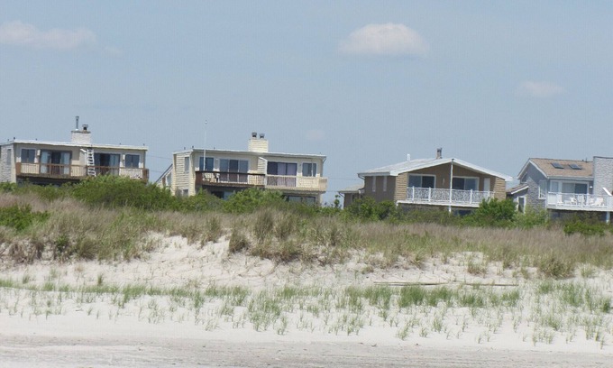 Southend House | Direct Oceanfront Home, Quiet Location Yet Close To Everything