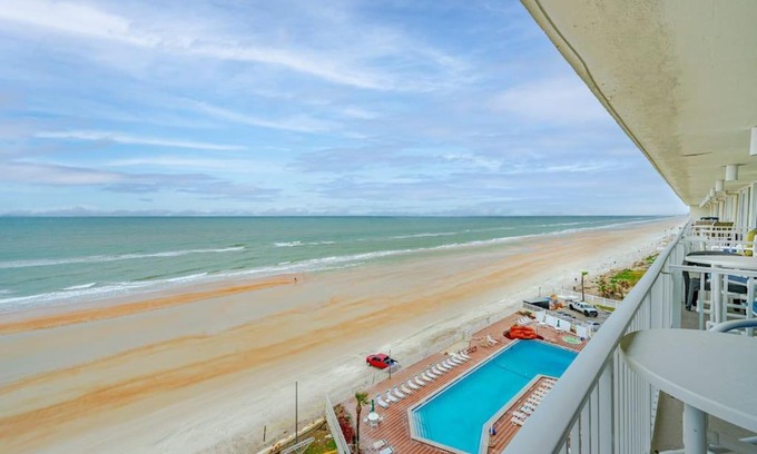 Lenox Park Apartment | Direct oceanfront view 8th floor, king size bed, largest pool in Daytona Beach !