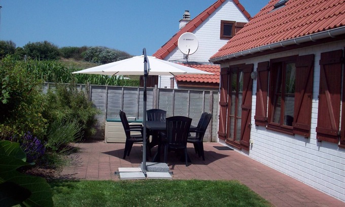 Wenduine House | Directly behind the dunes in the Fabiola Beach Park