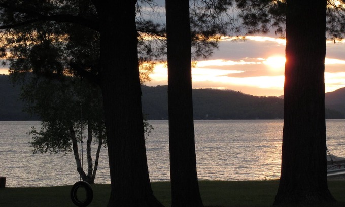 Bridgewater Condo | DIRECTLY on 300' WATERFRONT- with Sandy Beach--Tenny Mountain (6 minutes)