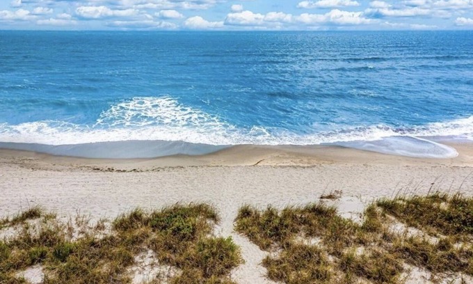 Englewood Condo | DIRECTLY ON PRIVATE BEACH! AMAZING PANORAMIC GULF VIEWS! MODERN, COZY CONDO.