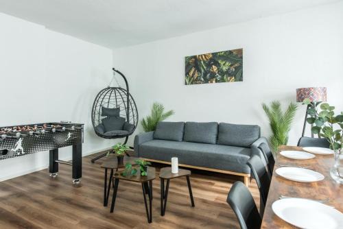 Innenstadt - Sankt Ulrich-Dom Apartment | Direkt am Königsplatz l Für 8 Personen l Beamer l Foosball