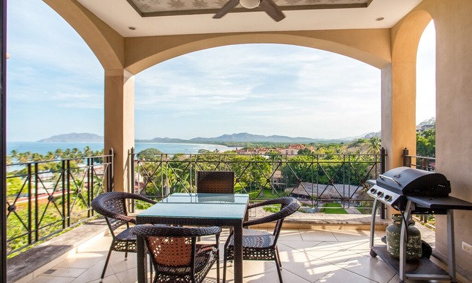 Tamarindo Condo | Diria Penthouse 602L