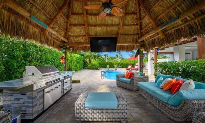 Marathon Villa | Discount Available! Private Pool, Canal Front, Dock, Bikes, Paddleboards & More!