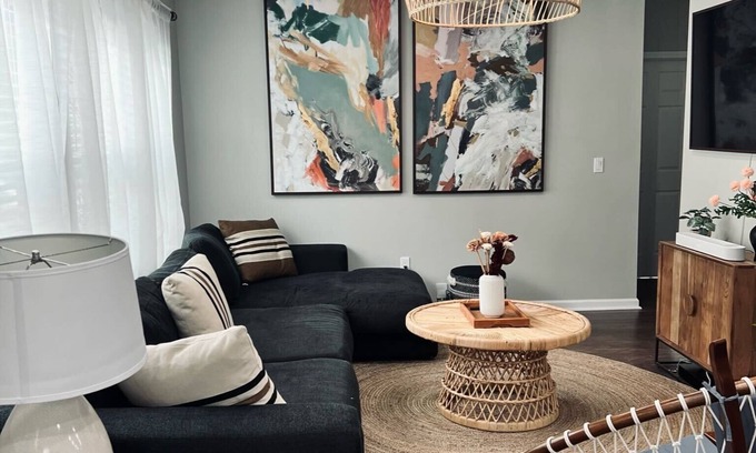 Candler-McAfee House | *Discount Holiday getaway* Boho Themed Cozy 3 Bedroom Home in Atlanta