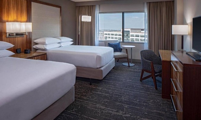 Hampden South House | Discover a premium one-stop travel experience at our room !
