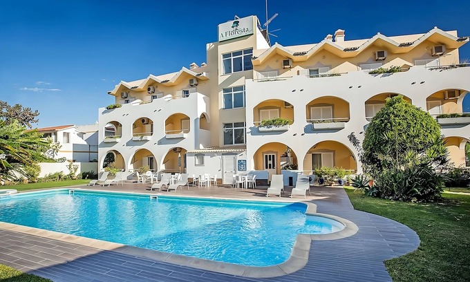 Figueiral House | Discover Algarve's Charm! Kitchenette and Balcony, Outdoor Pool, Free Parking!