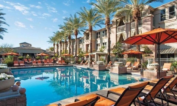 Gainey Village Villas House | Discover Ideally Located Suites in Gainey Ranch AZ w/ Free Parking & Breakfast!