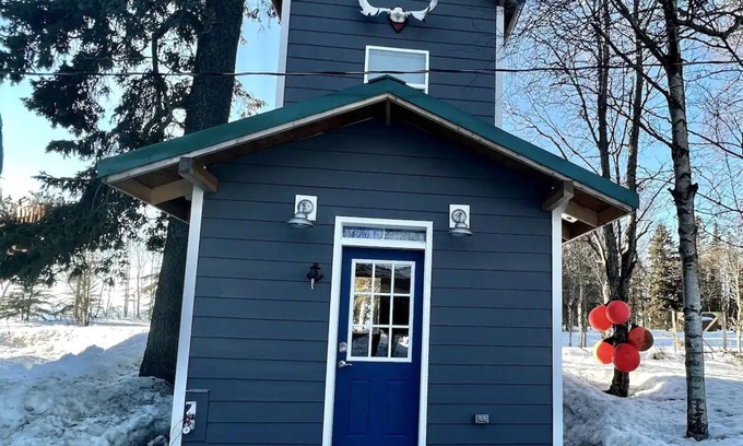 Salamatof Cabin | Discover Kenai Glacier View Wheelhouse