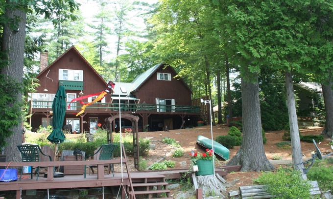 Mount Vernon House | Discover Mount Vernon charm in our spacious 3-bedroom retreat