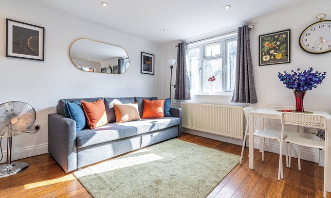 West Kensington Apartment | Discover Plotseeker’s Centrally-Located 1-Bedroom Apartment