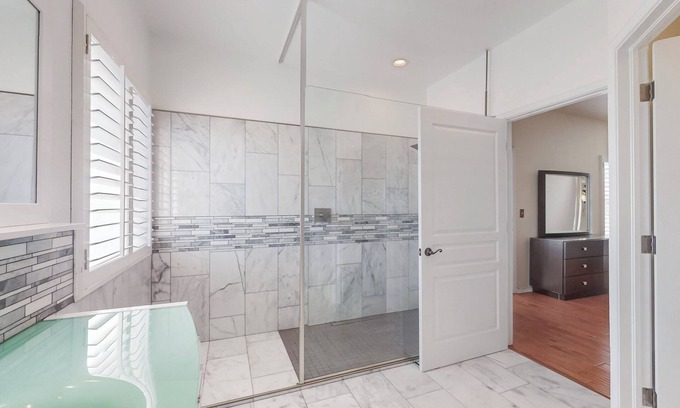 Las Cruces House | Discover the perfect blend of comfort in our upscale short-term rental
