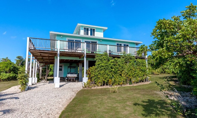Hope Town House | Discover Tranquility at Lookout House