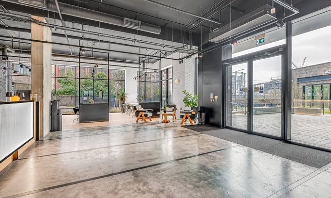 St. Pancras and Somers Town Apartment | Discovering London Wonder