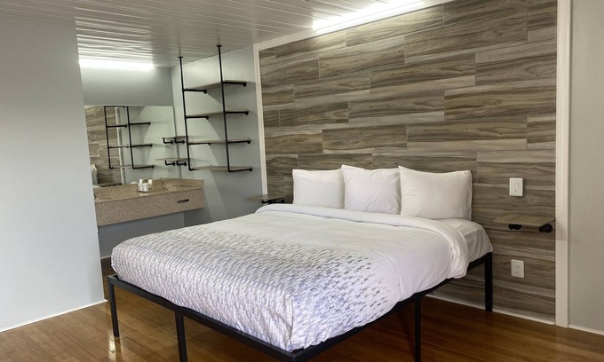Macon Hotel | Discovery Inn Macon