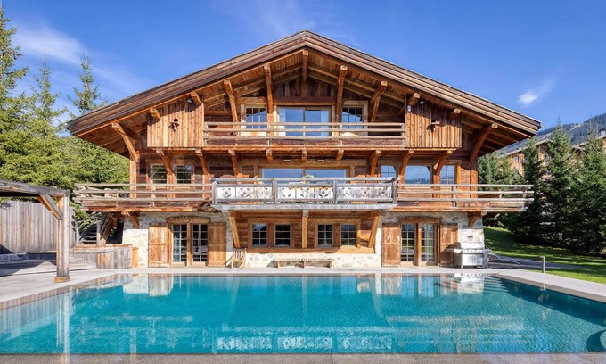 Le Planellet Ski Chalet | Discreet Alpine Chic With State-of-the-art Finish
