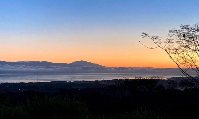 Puerto Jimenez House | Disfruta de un acogedor bungalow con vistas al Golfo Dulce rodeado de naturaleza