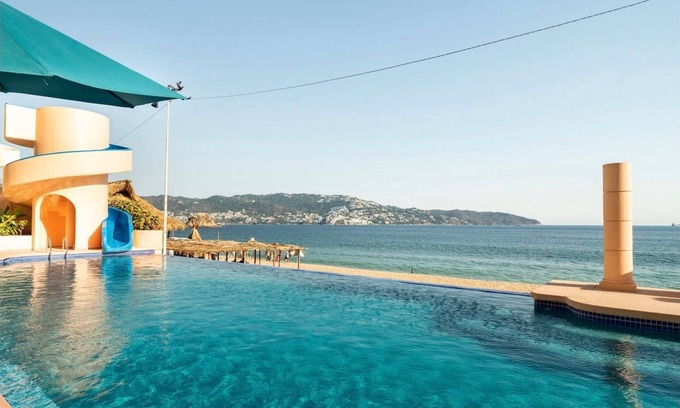 Costera Acapulco Condo | Disfruta de la Comodidad y Elegancia en el Corazón de Acapulco