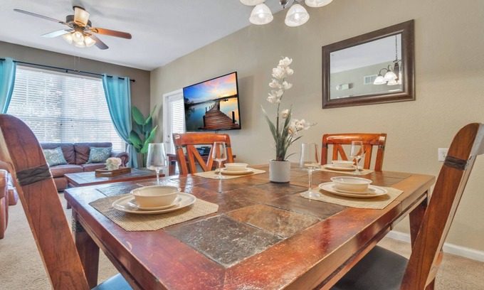 Windsor Hills Resort | Disney 2 miles w/Heated Pool, water park, basketball tennis courts, game room