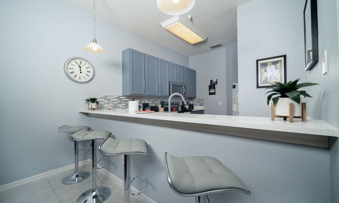 Bahama Bay Condo | Disney Condo minutes to Orlando Theme parks