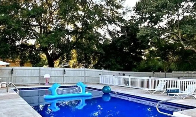 Conyers House | DISNEY+ HBO MAX, PRIVATE POOL, KING BED, E-ATLANTA