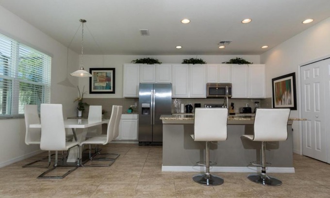 Bellavida House | DISNEY Large Family-Friendly Townhouse w/Pool - 06