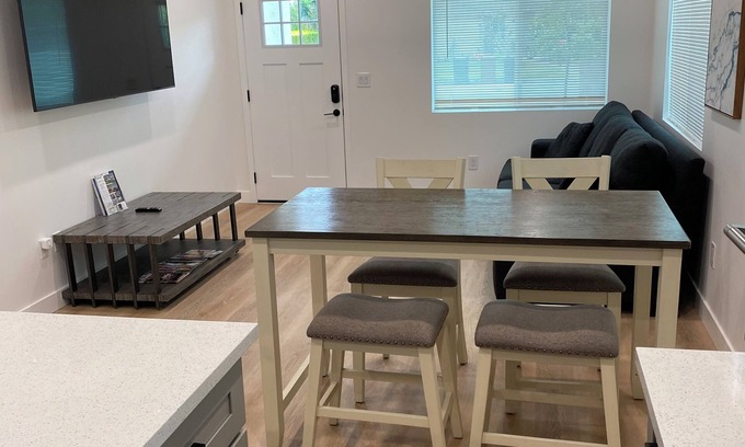 Westminster House | Disney/Lt Saigon/3mi 4Bd2ba - Reva