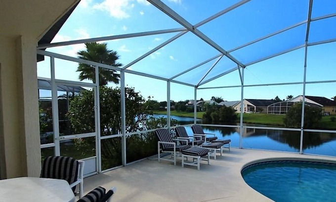 Lakeside Estates Villa | Disney Orlando Lake 4 Bed Luxury Pool Villa