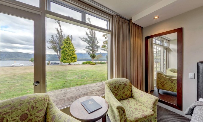 Te Anau Hotel | Distinction Te Anau Hotel And Villas