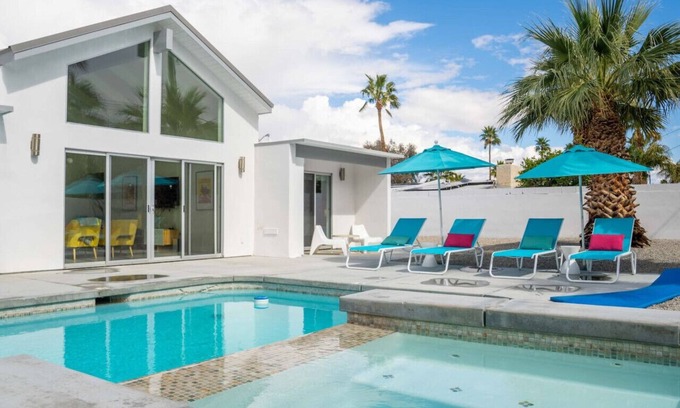 Racquet Club Estates House | Dive-In Palm Springs.