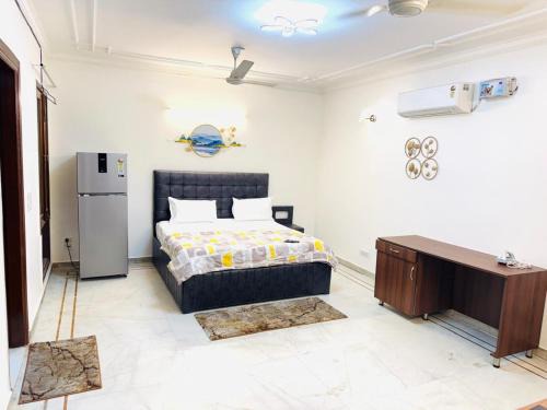 Saket Apartment | Divine India Service Apartment, Studio E- 30