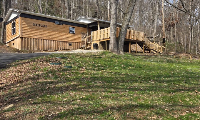 South Bloomingville Cottage | Dixieland Cottage, Hocking Hills