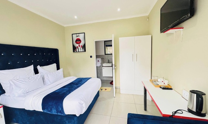 Norwood House | DJ Guest Lodge Norwood