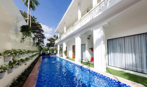 Hue Hotel | DKD TRIO Hotel